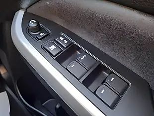 Used 2017 Suzuki Vitara SZ5 Cream/Black - Interior and Exterior details 18