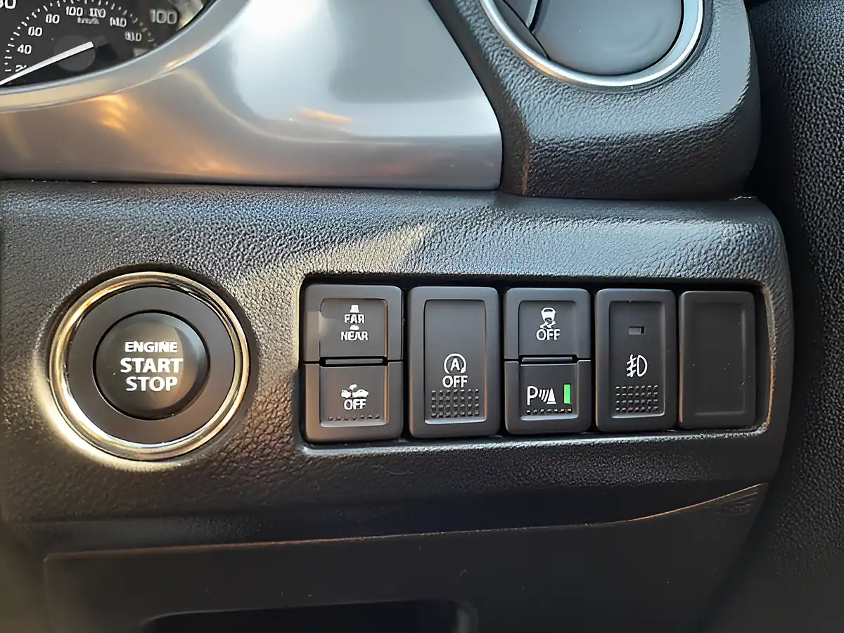 Used 2017 Suzuki Vitara SZ5 Cream/Black - Interior and Exterior details 19