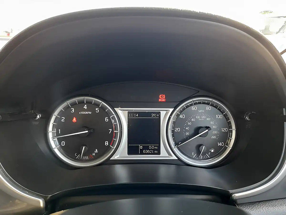 Used 2017 Suzuki Vitara SZ5 Cream/Black - Interior and Exterior details 20