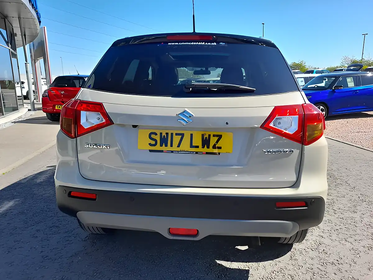 Used 2017 Suzuki Vitara SZ5 Cream/Black - Interior and Exterior details 7