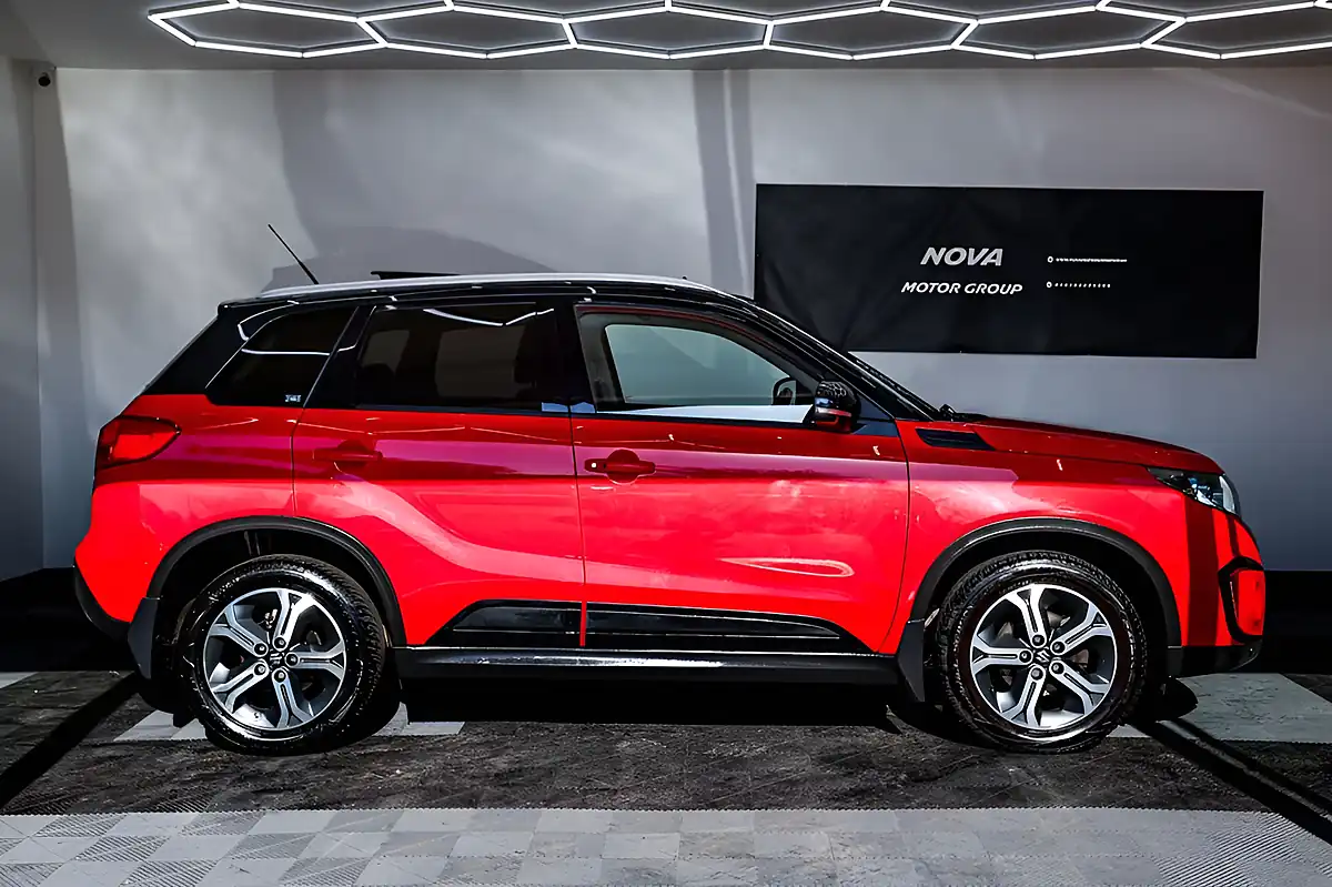 Used 2017 Suzuki Vitara SZ5 Red - Interior and Exterior details 5
