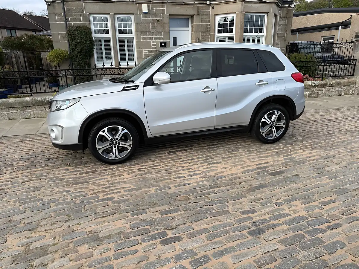 Used 2017 Suzuki Vitara SZ5 Silky Silver - Interior and Exterior details 10