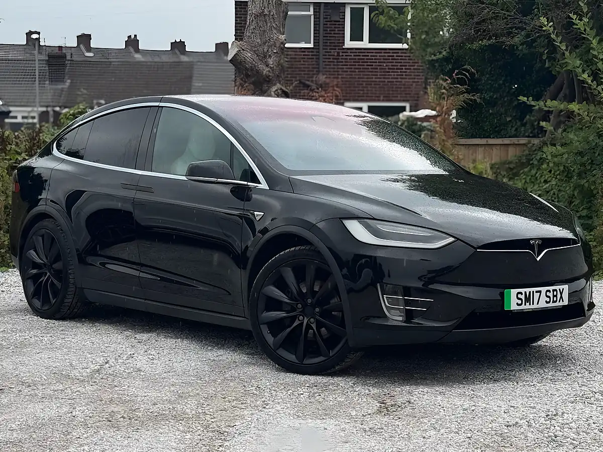 Used 2017 Tesla Model X Black - Front View