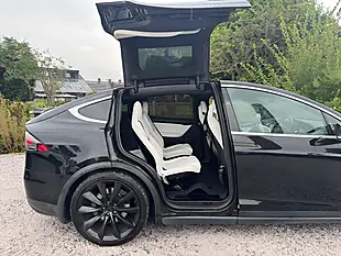 Used 2017 Tesla Model X Black - Interior and Exterior details 11
