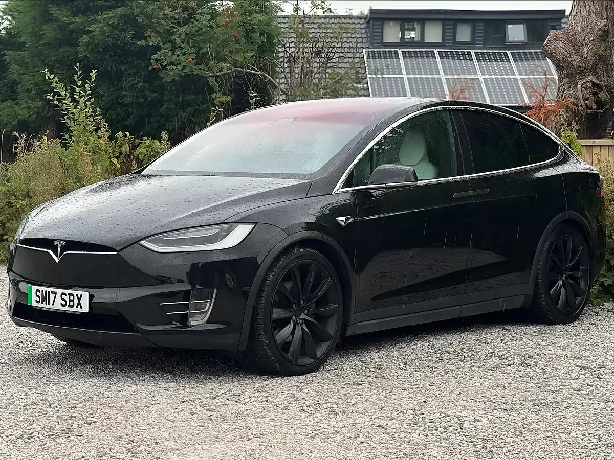 Used 2017 Tesla Model X Black - Interior and Exterior details 6