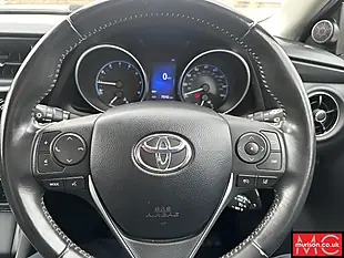 Used 2017 Toyota Auris Business Edition Black - Interior and Exterior details 17