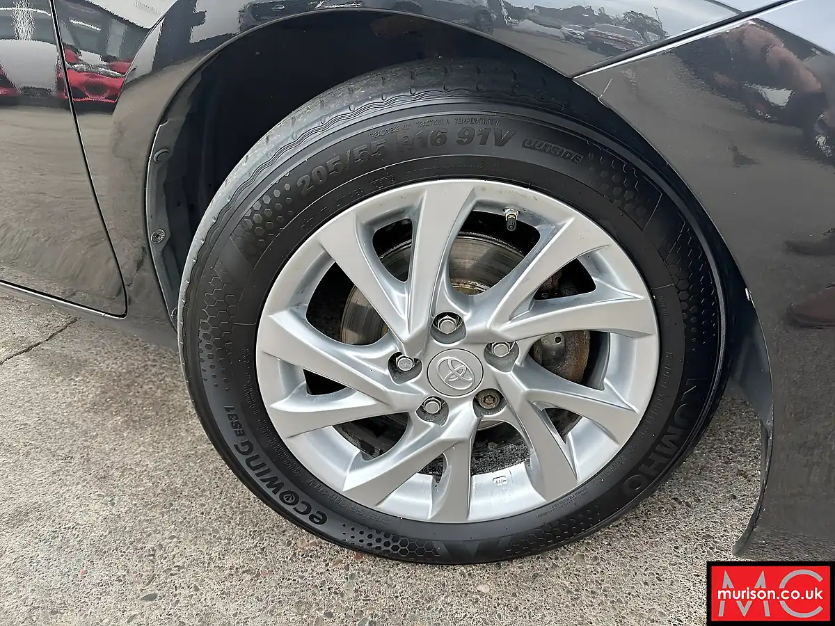 Used 2017 Toyota Auris Business Edition Black - Interior and Exterior details 2