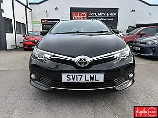 Used 2017 Toyota Auris Business Edition Black - Interior and Exterior details 4