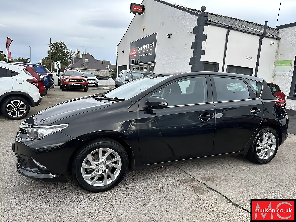 Used 2017 Toyota Auris Business Edition Black - Interior and Exterior details 8