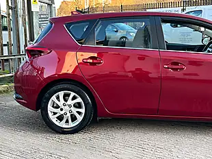 Used 2017 Toyota Auris Business Edition Tss Red - Interior and Exterior details 12