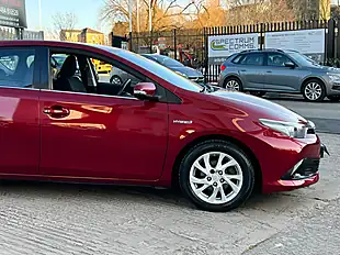 Used 2017 Toyota Auris Business Edition Tss Red - Interior and Exterior details 13