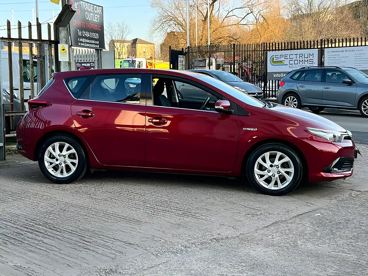 Used 2017 Toyota Auris Business Edition Tss Red - Interior and Exterior details 14