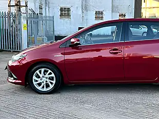 Used 2017 Toyota Auris Business Edition Tss Red - Interior and Exterior details 16