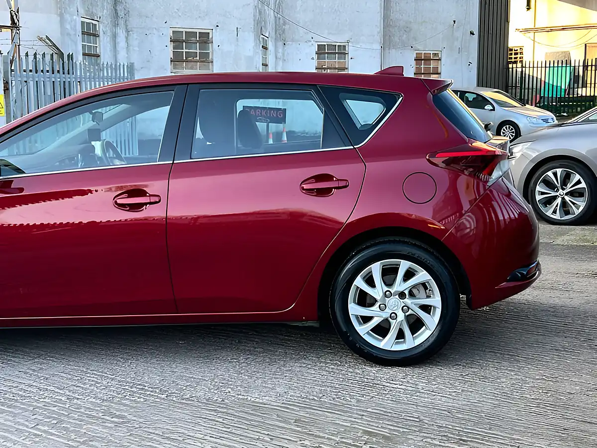 Used 2017 Toyota Auris Business Edition Tss Red - Interior and Exterior details 17