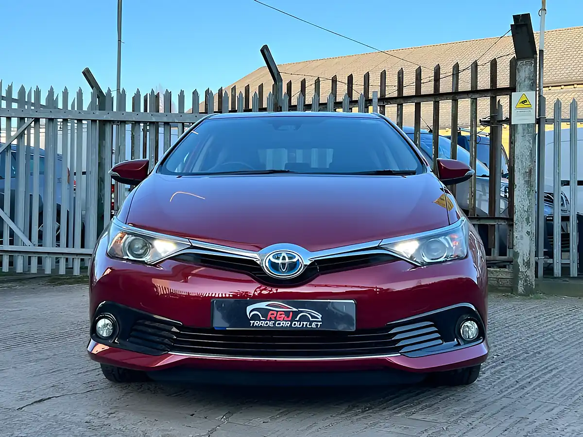 Used 2017 Toyota Auris Business Edition Tss Red - Interior and Exterior details 7