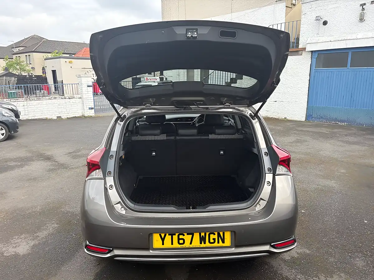 Used 2017 Toyota Auris Excel Bronze - Interior and Exterior details 11