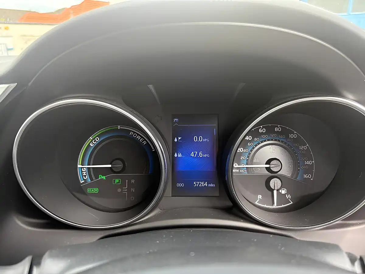 Used 2017 Toyota Auris Excel Bronze - Interior and Exterior details 13