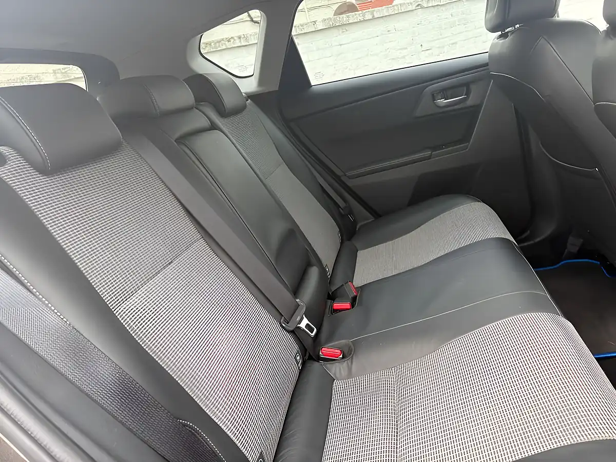Used 2017 Toyota Auris Excel Bronze - Interior and Exterior details 19