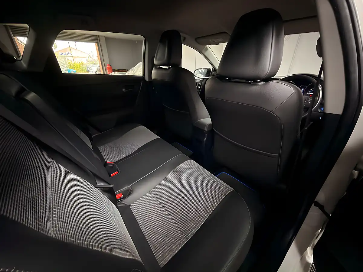 Used 2017 Toyota Auris Excel Pearl White - Interior and Exterior details 11