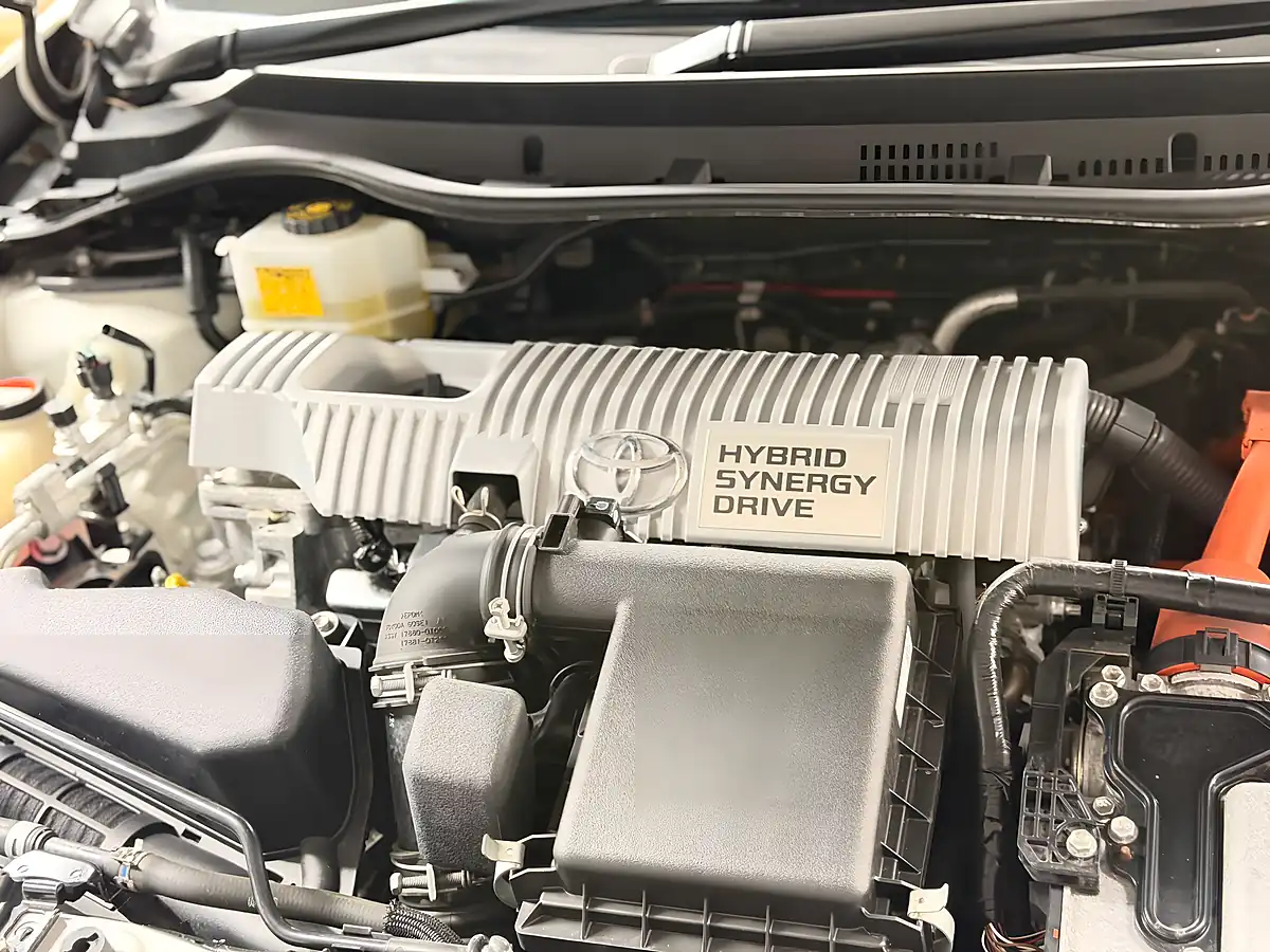 Used 2017 Toyota Auris Excel Pearl White - Interior and Exterior details 14