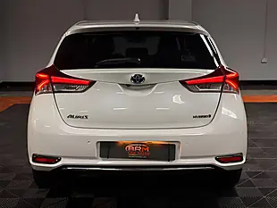Used 2017 Toyota Auris Excel Pearl White - Interior and Exterior details 9