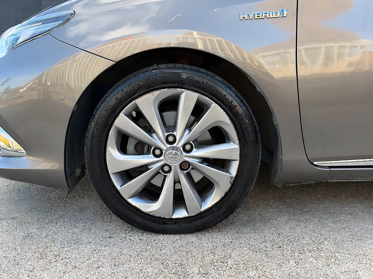 Used 2017 Toyota Auris Excel Platinum Bronze - Interior and Exterior details 10