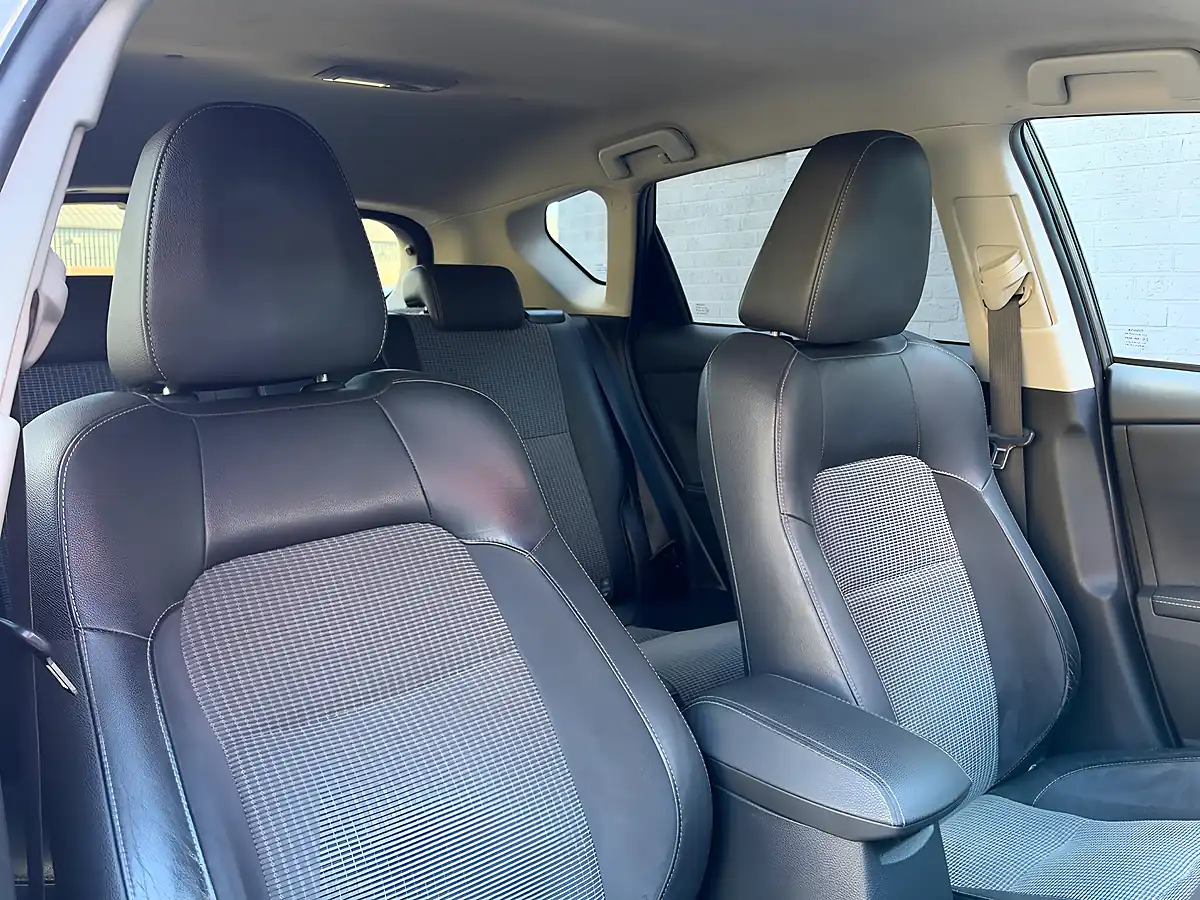 Used 2017 Toyota Auris Excel Platinum Bronze - Interior and Exterior details 14
