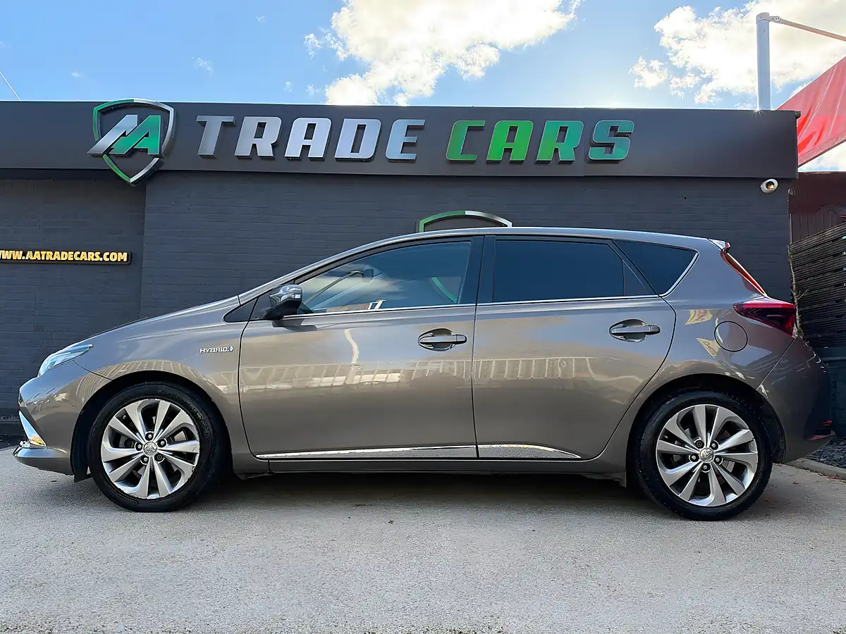 Used 2017 Toyota Auris Excel Platinum Bronze - Interior and Exterior details 4