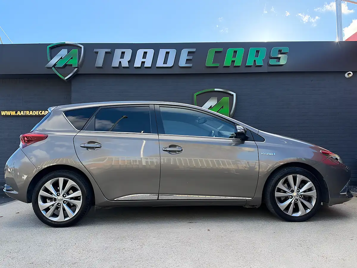 Used 2017 Toyota Auris Excel Platinum Bronze - Interior and Exterior details 9