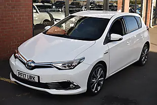 Used 2017 Toyota Auris Excel Pure White - Interior and Exterior details 10