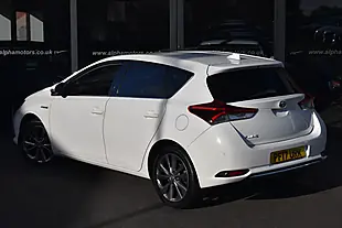 Used 2017 Toyota Auris Excel Pure White - Interior and Exterior details 2