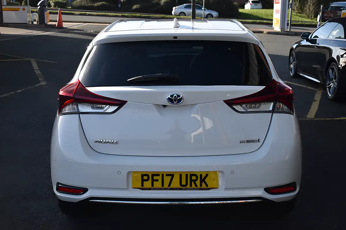 Used 2017 Toyota Auris Excel Pure White - Interior and Exterior details 6