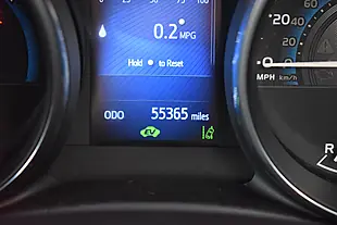 Used 2017 Toyota Auris Excel Pure White - Interior and Exterior details 9
