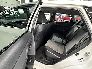 Used 2017 Toyota Auris Excel White - Interior and Exterior details 12