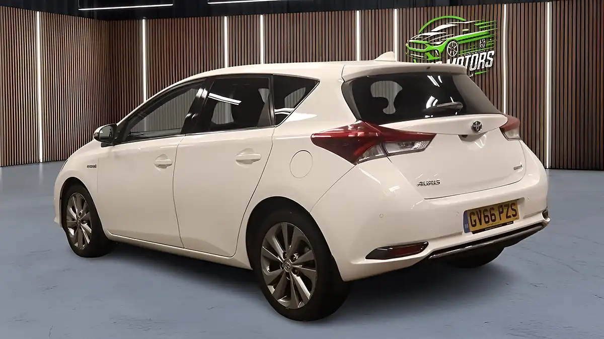 Used 2017 Toyota Auris Excel White - Interior and Exterior details 9