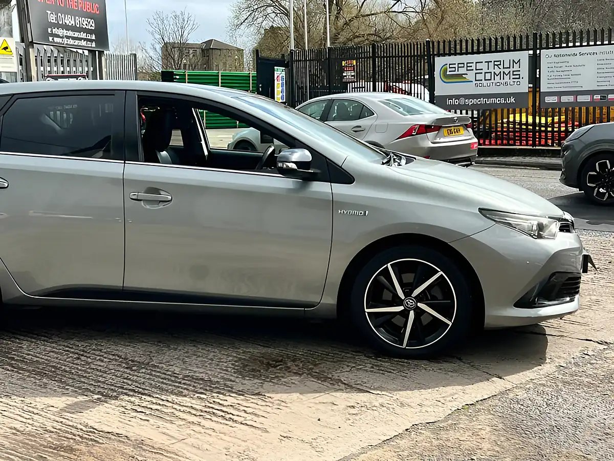 Used 2017 Toyota Auris GB25 Grey/Black - Interior and Exterior details 12