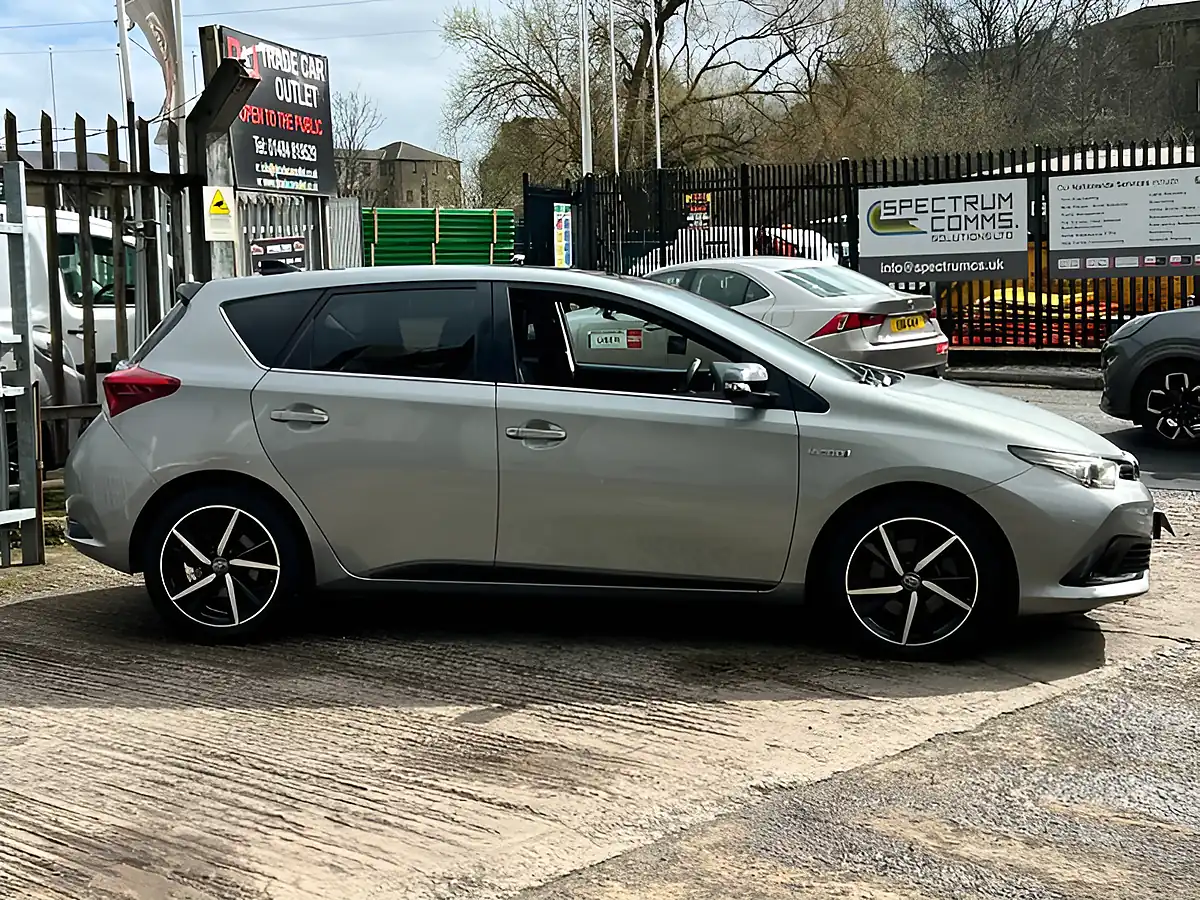 Used 2017 Toyota Auris GB25 Grey/Black - Interior and Exterior details 13
