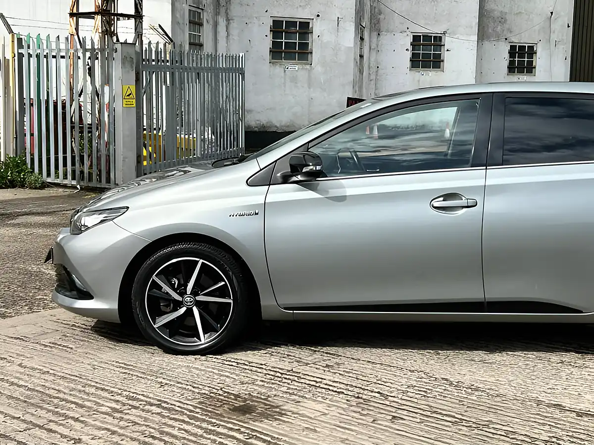 Used 2017 Toyota Auris GB25 Grey/Black - Interior and Exterior details 15