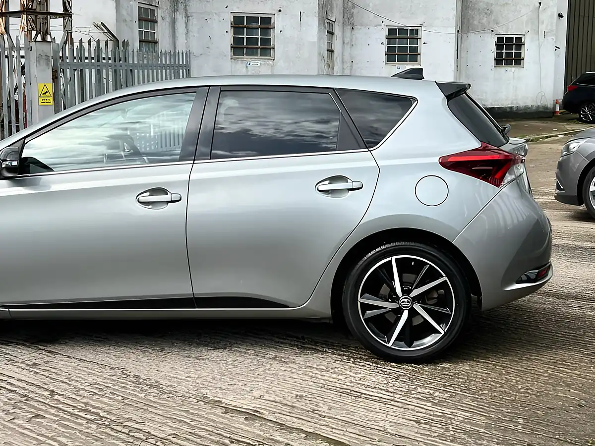 Used 2017 Toyota Auris GB25 Grey/Black - Interior and Exterior details 16