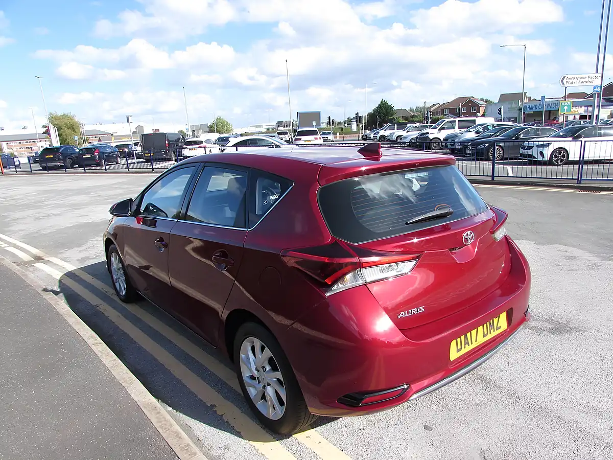 Used 2017 Toyota Auris Icon (safety Sense) Red - Interior and Exterior details 5