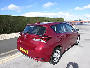 Used 2017 Toyota Auris Icon (safety Sense) Red - Interior and Exterior details 7