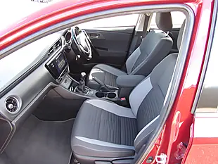 Used 2017 Toyota Auris Icon (safety Sense) Red - Interior and Exterior details 9