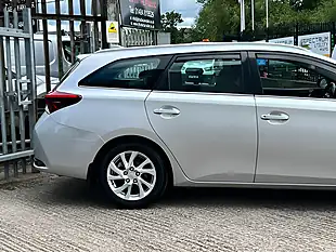 Used 2017 Toyota Auris Icon Touring Sports Tss Silver - Interior and Exterior details 13