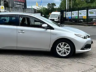 Used 2017 Toyota Auris Icon Touring Sports Tss Silver - Interior and Exterior details 14