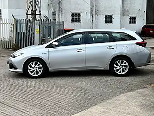 Used 2017 Toyota Auris Icon Touring Sports Tss Silver - Interior and Exterior details 16