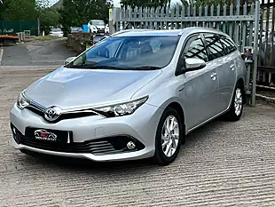 Used 2017 Toyota Auris Icon Touring Sports Tss Silver - Interior and Exterior details 4
