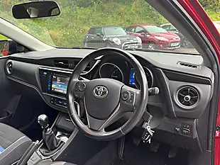 Used 2017 Toyota Auris Icon Vermillion Red - Interior and Exterior details 14
