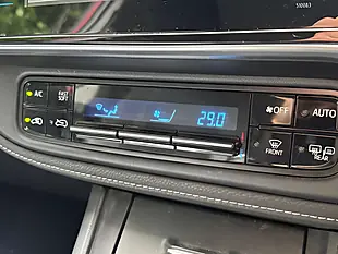 Used 2017 Toyota Auris Icon Vermillion Red - Interior and Exterior details 18