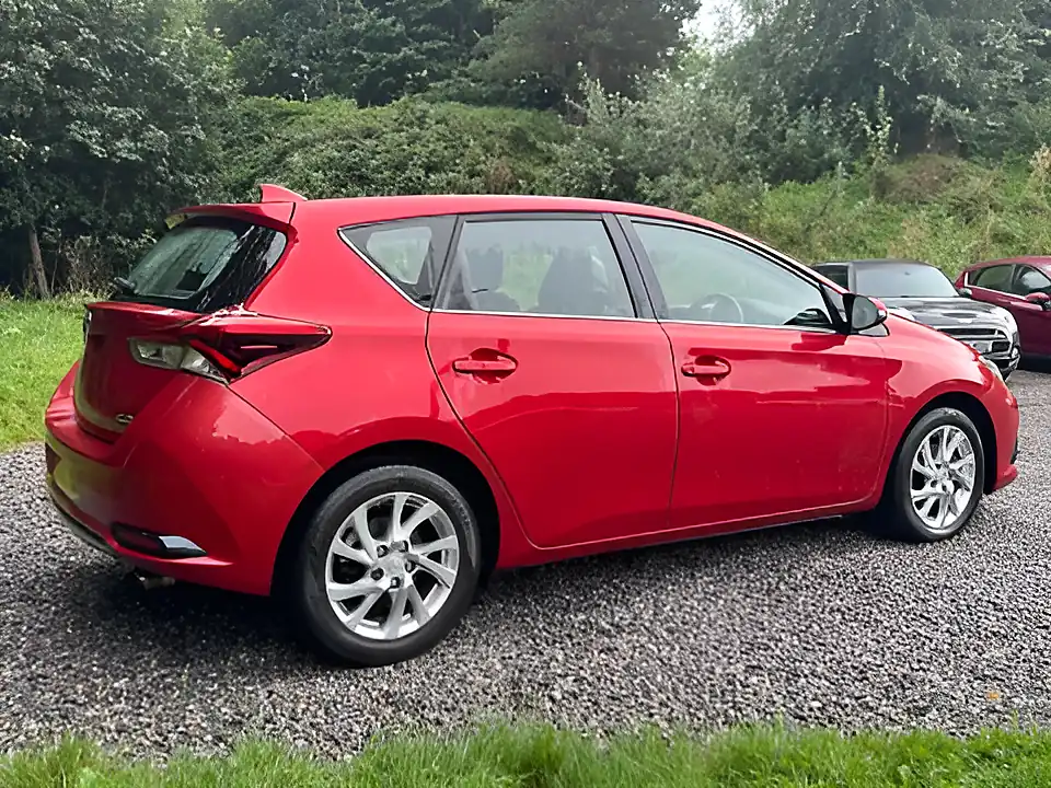Used 2017 Toyota Auris Icon Vermillion Red - Interior and Exterior details 5