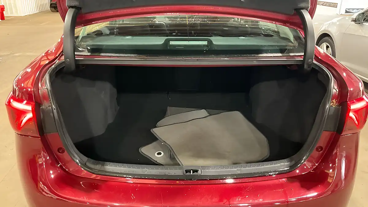 Used 2017 Toyota Avensis Business Edition Red - Interior and Exterior details 10